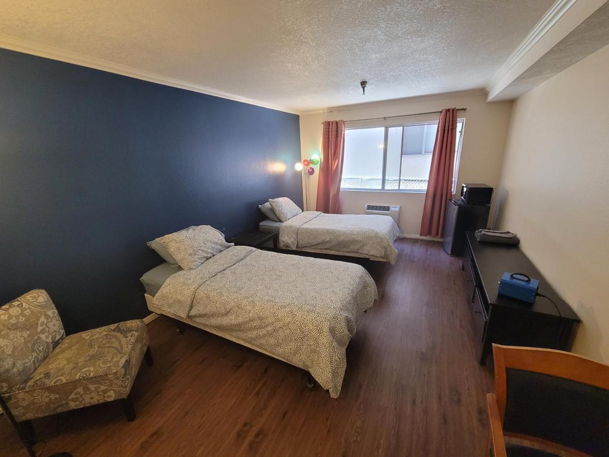 Lovely Double Bed Unit Hotel
